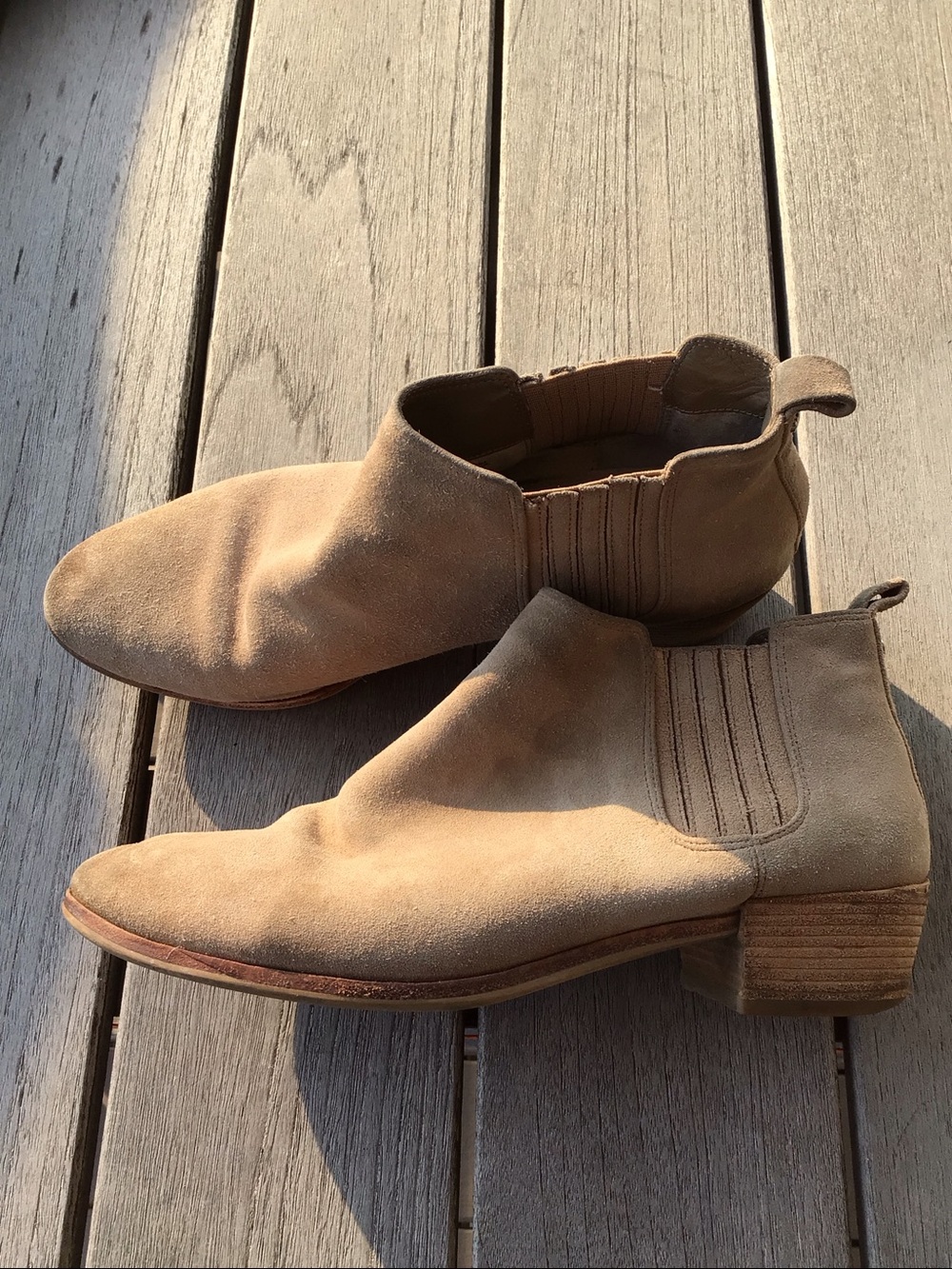 MICHAEL Michael Kors pull on Tan Suede leather western style Ankle Boots Sz9